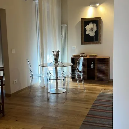 Elegant In The Heart Of Apartment Bologna